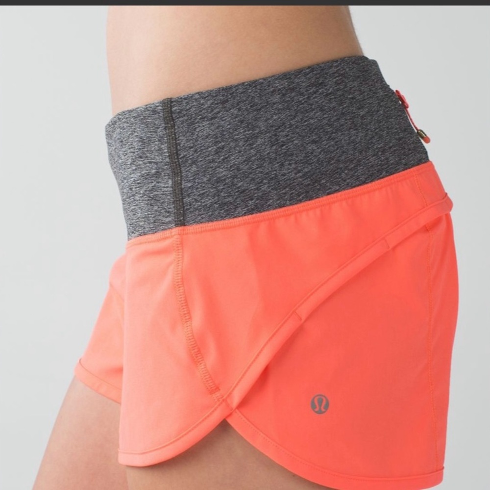 NWOT Lululemon Run Speed Short in Grapefruit / Heathered Black
